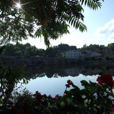 Maison Du Magnolia Confolens Bagian luar foto