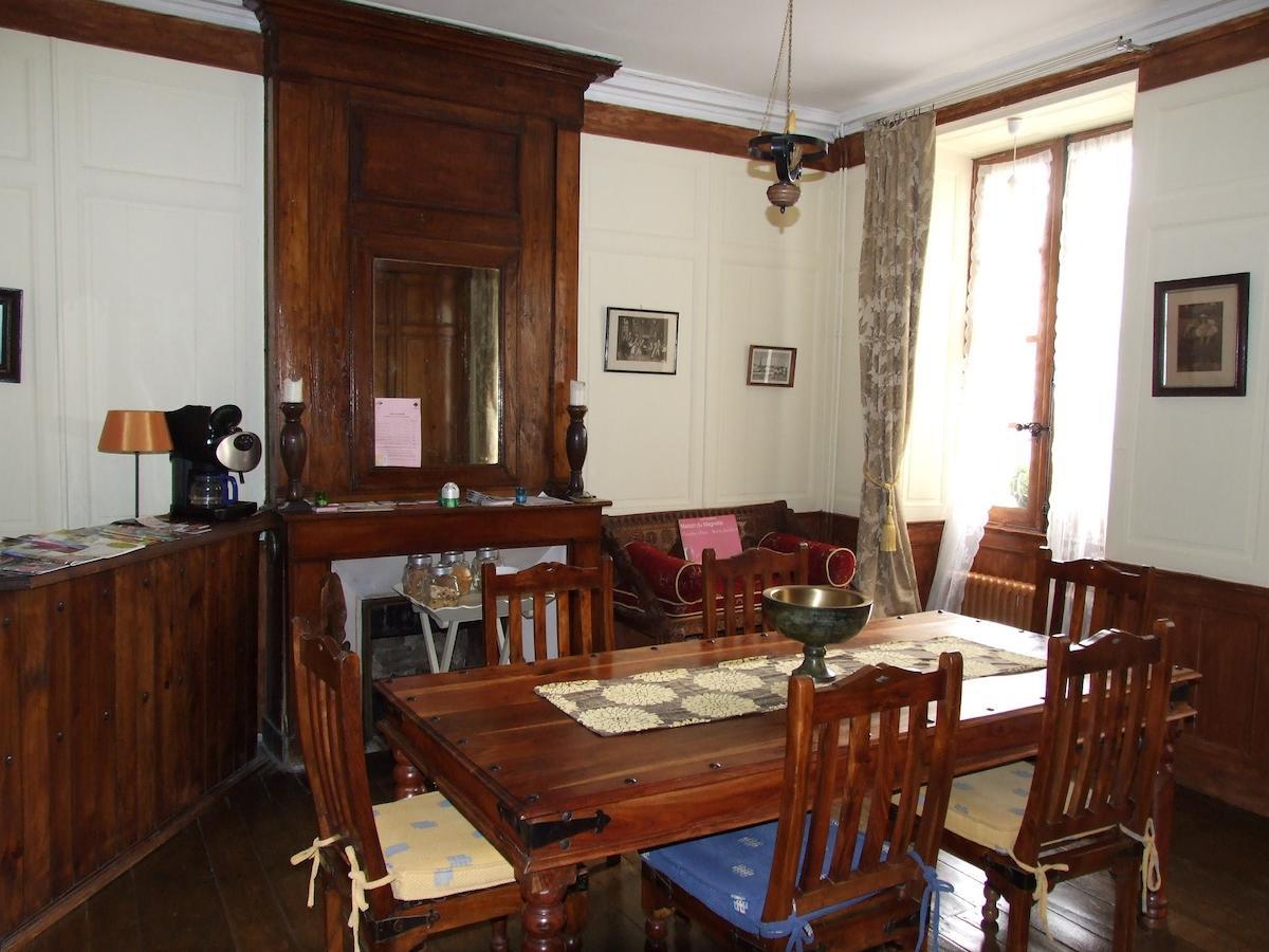 Maison Du Magnolia Confolens Bagian luar foto