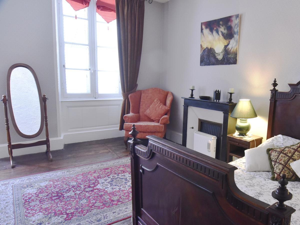 Maison Du Magnolia Confolens Bagian luar foto
